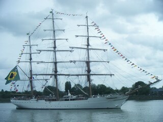 Sailboat on the Seine: the Armada