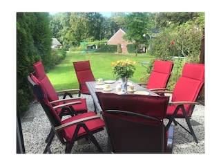 Wohnzimmerausblick auf Terrasse & weitläufigem Park