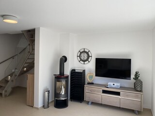 Fernseher, HIFI und Kamin