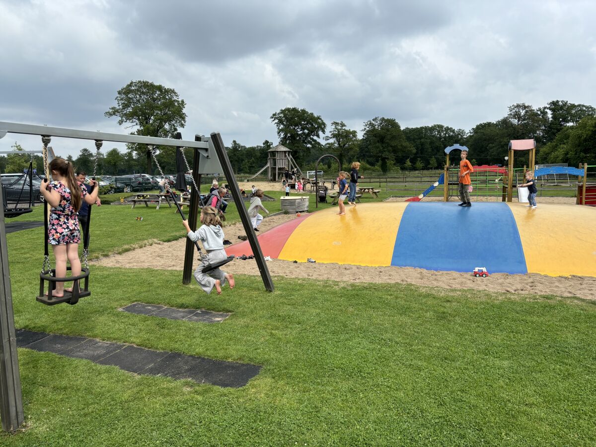 Outdoor-Spielpatz an der Mühle