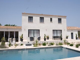 Villa Arles Outdoor Recording 4