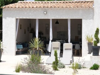 Villa Arles Outdoor Recording 10