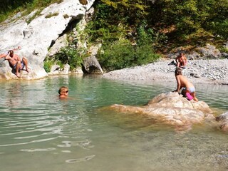 Baden im warmen Fluß Nadiza (1km entfernt)
