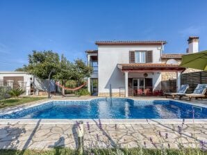 Holiday House Marija in Tomovi