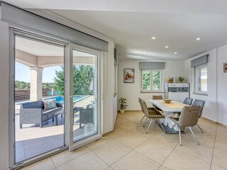 Villa Tinjan Caratteristiche 15