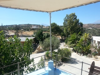 Ausblick vom Balkon auf Innenhof