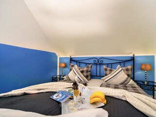 Masterbedroom mit Blick auf die Marina