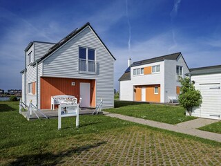 2 private Parkplätze direkt vor dem Ferienhaus Lieblingsplatz im Ostseeresort Olpenitz