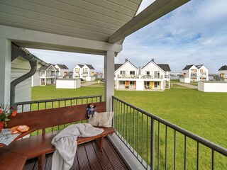 viel Platz um das Haus, riesige Grünfläche, perfekte Privatsphäre