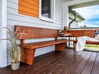 Eingangsbereich und erster Balkon 10 m²