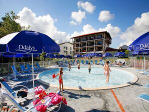 Vakantiepark Appartement met terras omgeven door pijnbomen - Sint Jean de Luz - image1