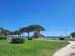Holiday park La Londe-les-Maures Environment 29