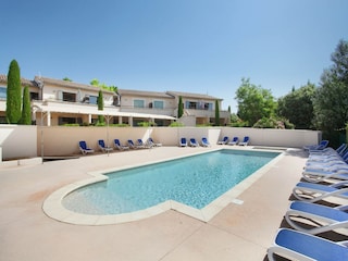 Ferienpark Lacoste Außenaufnahme 1