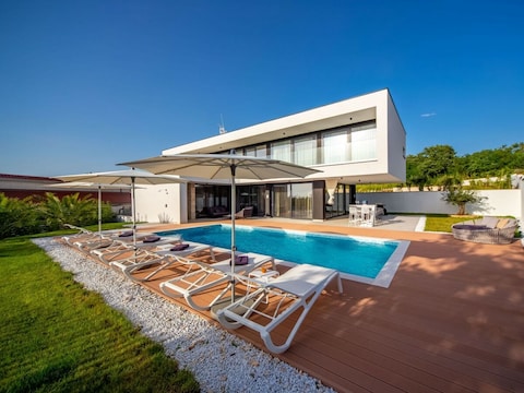 Villa Eleven