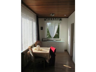 Blick vom Sofa in die Essecke - 12-30-01