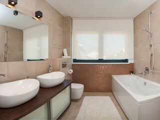 Villa Okrug Gornji Caratteristiche 23