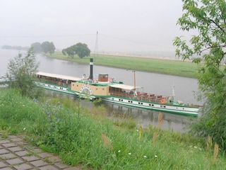 Mit dem Schaufelraddampfer von Dresden nach Meißen