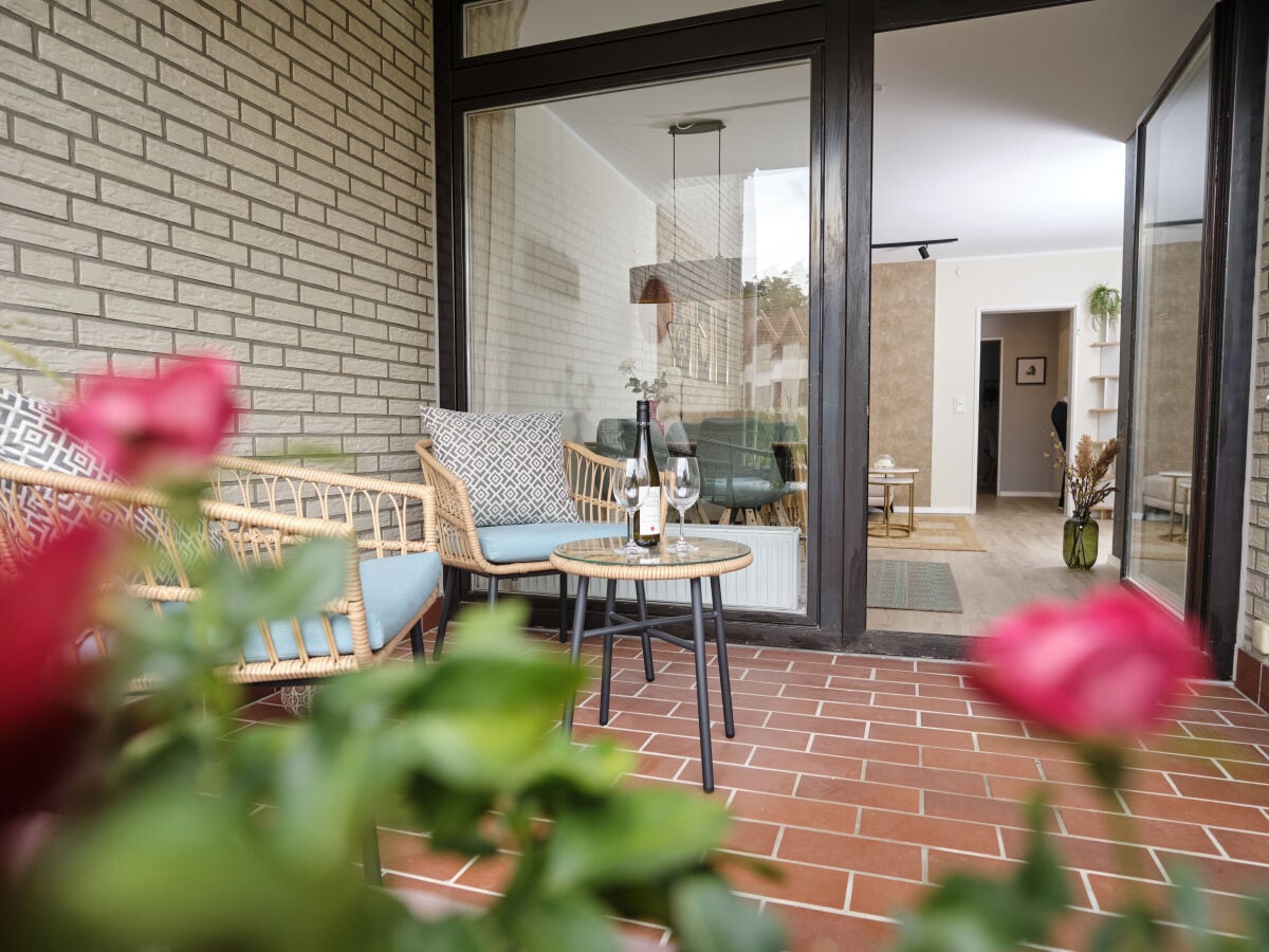 wunderschöner, sonniger Balkon zum Ausspannen