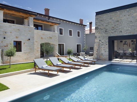 Villa Vira