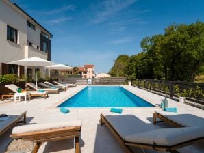 Holiday apartment Residence Mala mit Pool - Funtana - image1