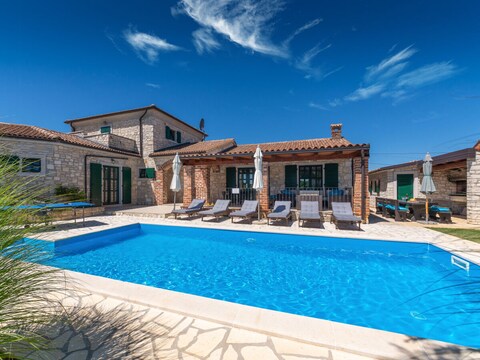 Villa Una con piscina