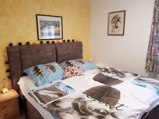 Komfortables Boxspringbett, elektr. verstellbar, 1,60 m