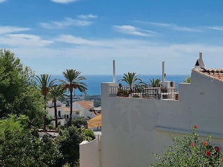 Ohne Zoom: Meerblick von der schönen Südterrasse oben