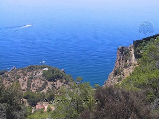 Gleich hinter Nerja-Maro beginnt das Naturschutzgebiet