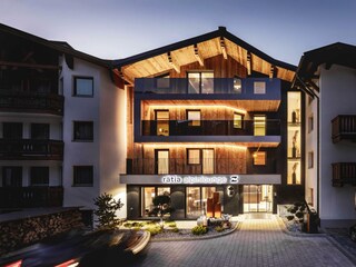 raetia_alpinlounge_aussenansicht_wyhlidal_1648