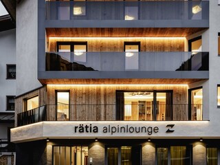 raetia_alpinlounge_aussenansicht_wyhlidal_1641
