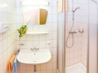 Badezimmer A+ (Badewanne oder Dusche; WC getrennt)