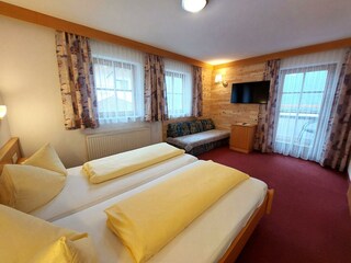 Schlafzimmer Apartment 2_02