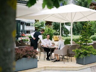 Trofana Hotelbar Terrasse