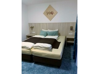 TOP 1 Schlafzimmer_links_NEU