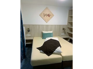 TOP 1 Schlafzimmer links_NEU