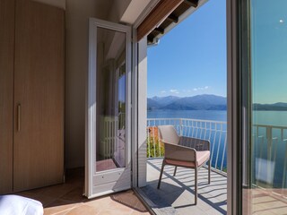 Eins von 3 Schlafzimmern mit Doppelbett