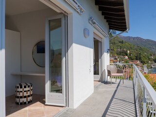 Eins von 3 Schlafzimmern mit Doppelbett