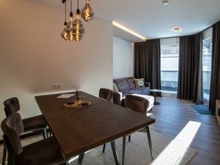 Top2 Wohn- Essraum mit großer Couch