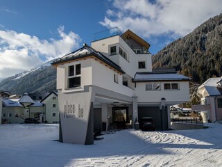 Ansicht Haus Einfahrt