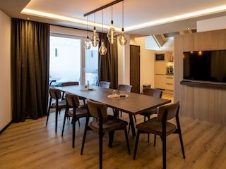 Top3 Wohn- Essbereich mit Blick zur Küche