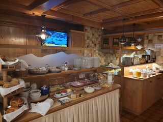 Frühstücksbuffet wahlweise im Hotel Garni