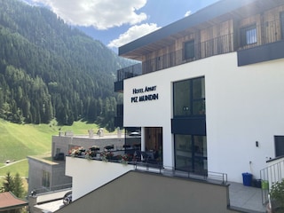 Hausansicht Ost 2023 Sommer