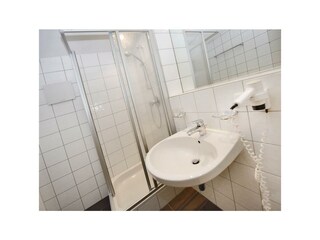 2badezimmer_appartement_bergpanorama403_paznaun-is