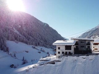 vlcsnap-2023-10-31-19h57m21s489