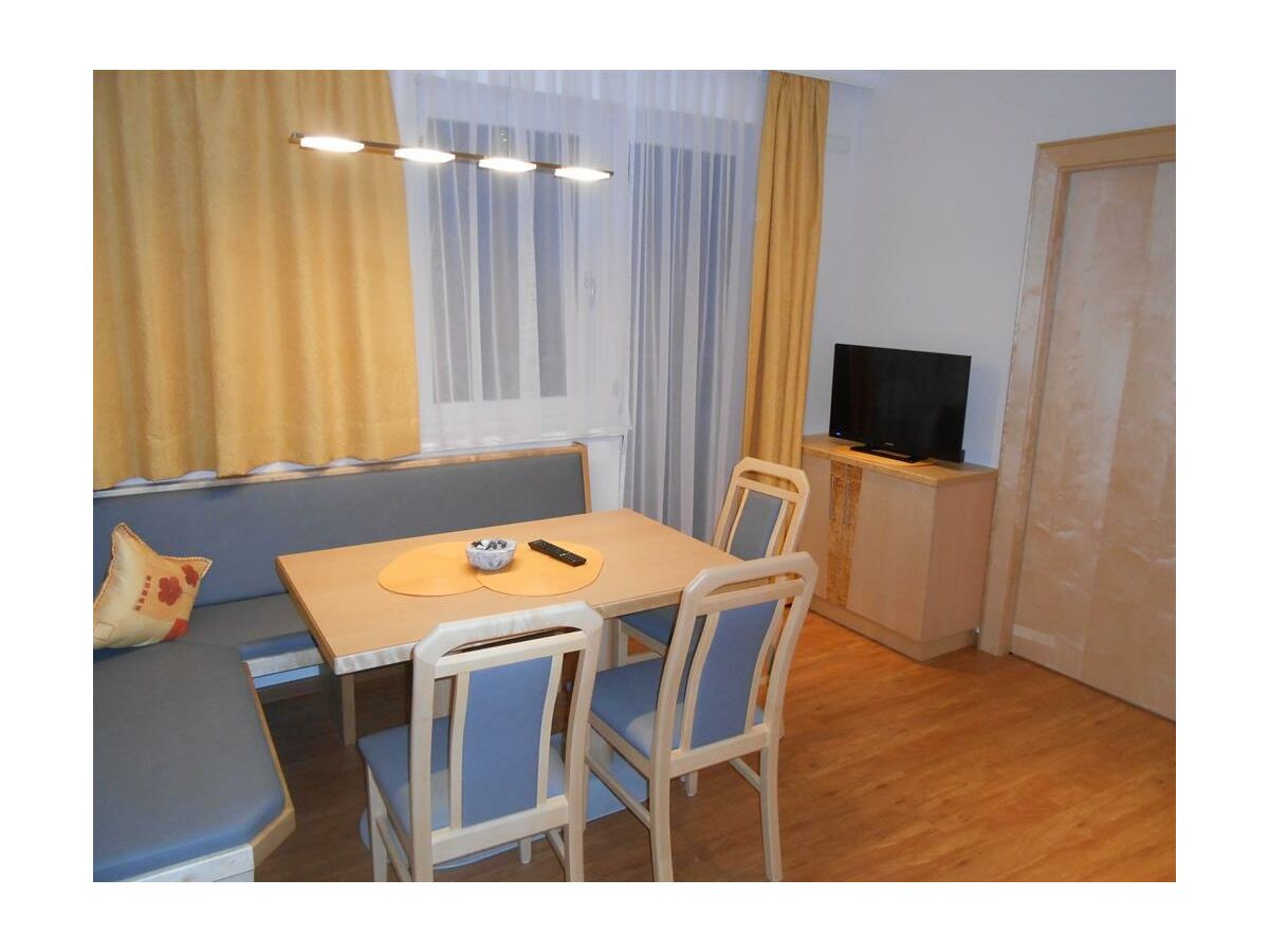 Wohnzimmer 20 B