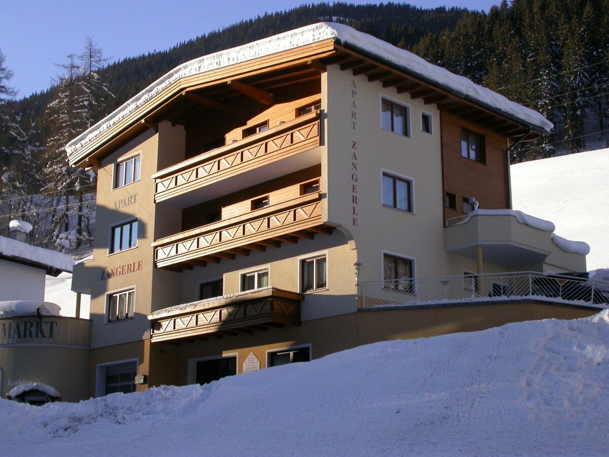 Hausfoto Winter