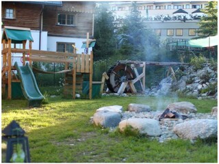 Spielplatz und Lagerfeuer Monte's Grillranch
