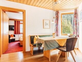 Zimalis_barrierefrei_Appartement_Sarah2_Essbereich