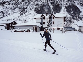 Zimalis_Langlauf_Loipeneinstieg_beim_Haus_Galtür_P