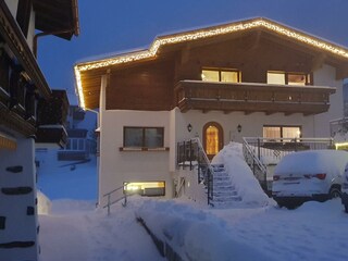 4032-2268-max.jpg Haus Weihnachten mit Beleuchtung